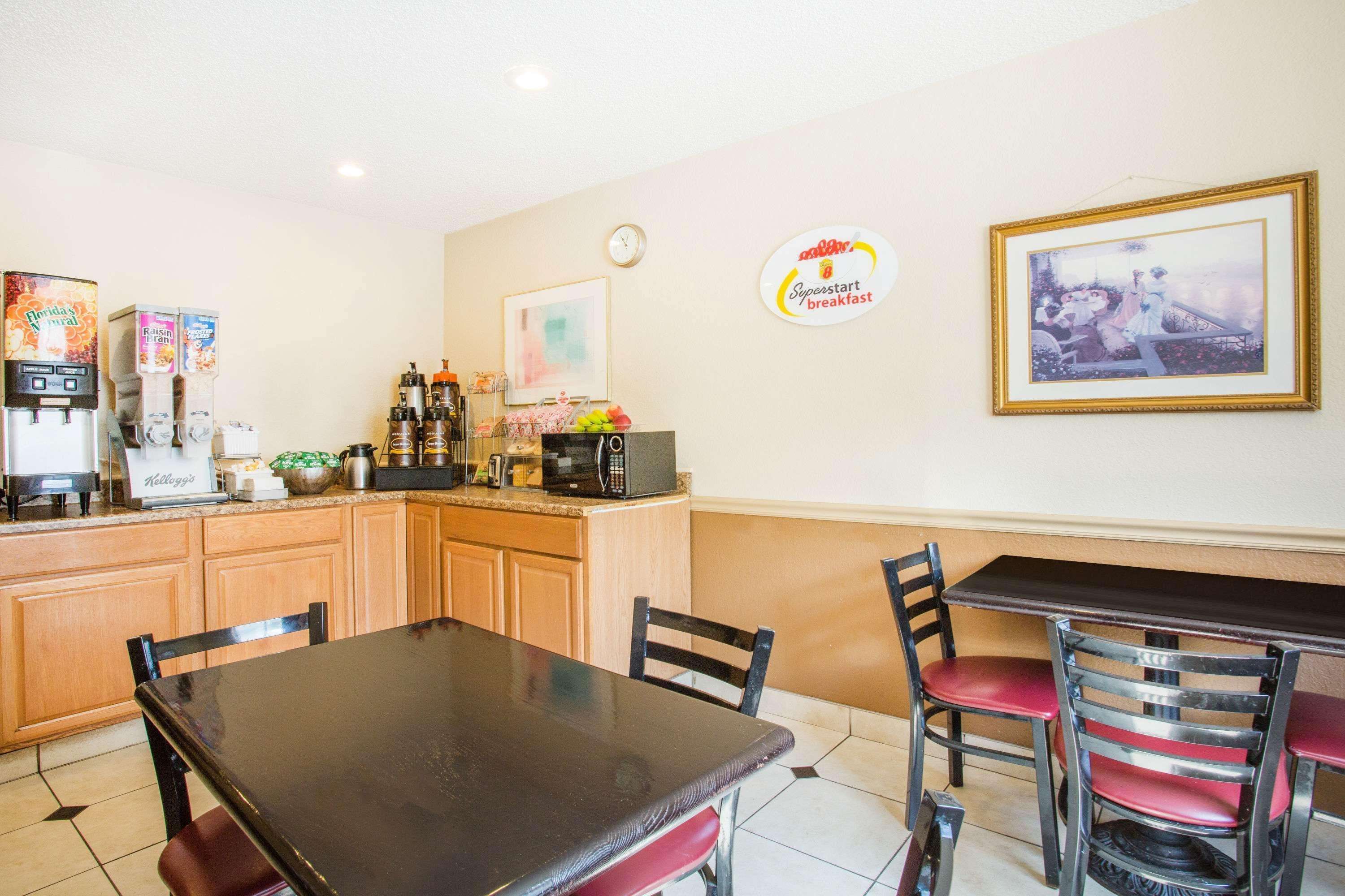 Motel Super 8 By Wyndham Harrisonburg Esterno foto