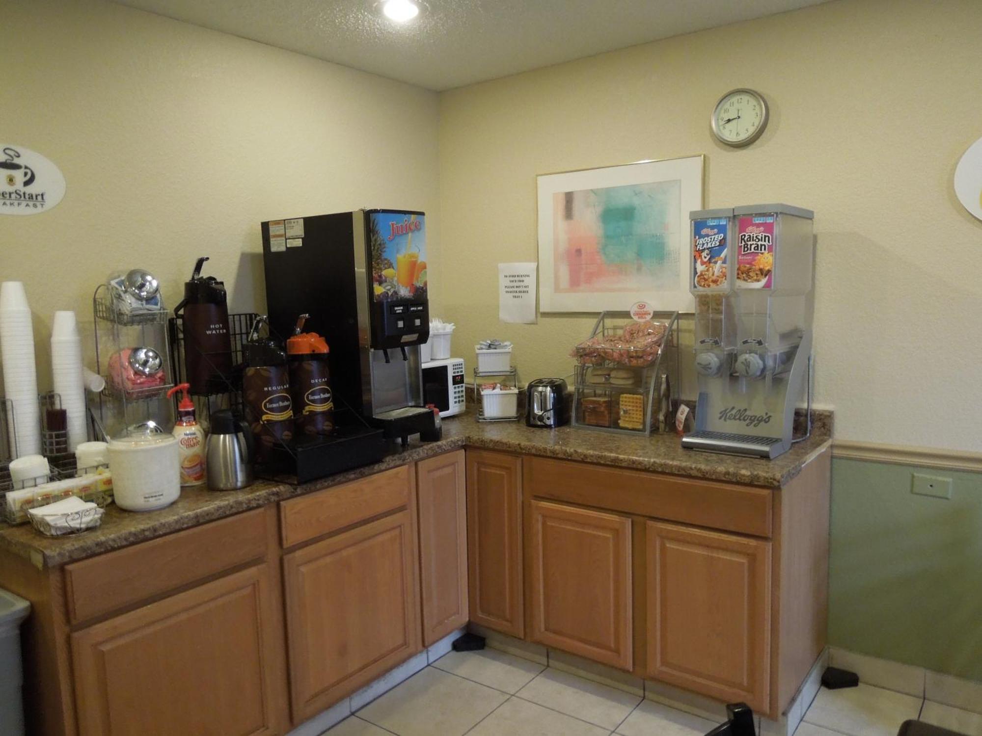 Motel Super 8 By Wyndham Harrisonburg Esterno foto