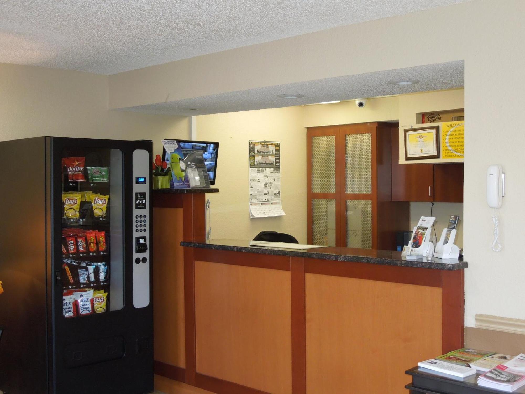 Motel Super 8 By Wyndham Harrisonburg Esterno foto