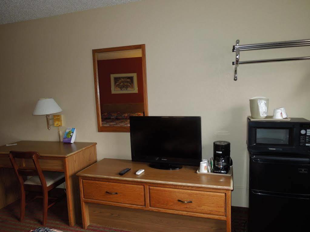 Motel Super 8 By Wyndham Harrisonburg Esterno foto